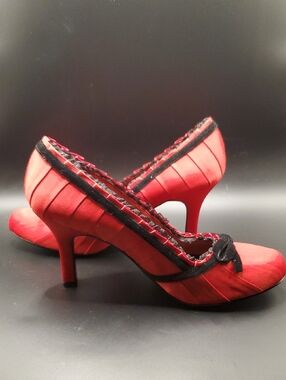 Unlisted A Kenneth Cole Production Red Satin Pumps with Velvet Black Trim